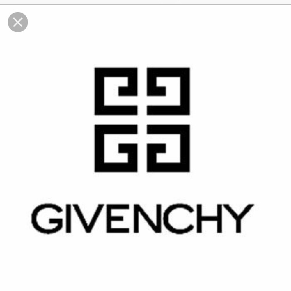 Welcome to my closet ❤️